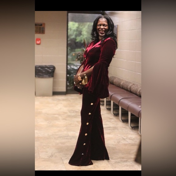 Sassy Burgundy Velvet Set - Picture 4 of 4